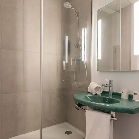 Centre Rive Gauche 3*