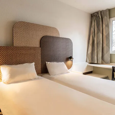 Centre Rive Gauche 3* Ruan