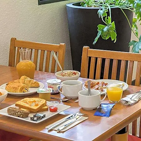 Centre Rive Gauche Hotel 3*