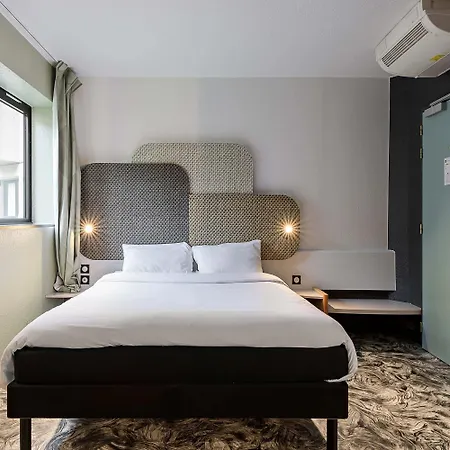 Centre Rive Gauche Hotel 3*