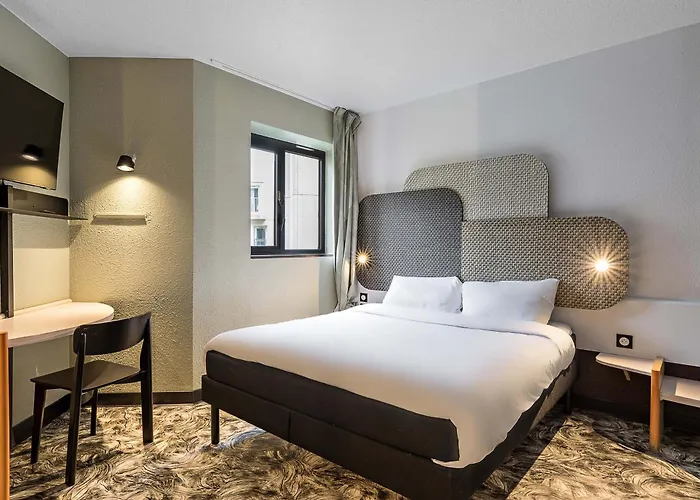 Centre Rive Gauche 3* רואן