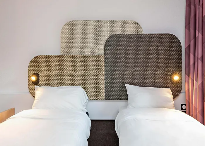 מלון Centre Rive Gauche 3*