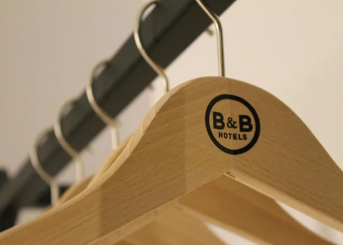 Centre Rive Gauche מלון 3*