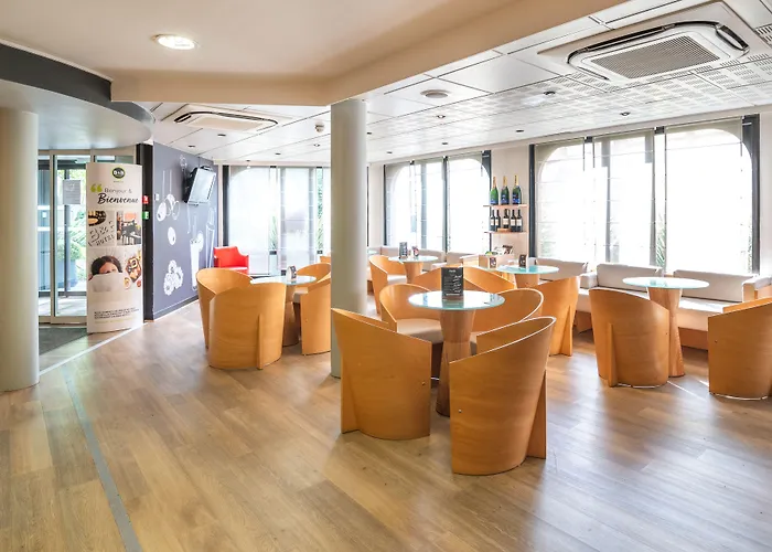 Centre Rive Gauche 3*