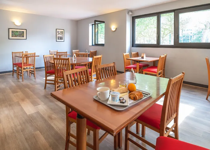 Centre Rive Gauche מלון 3*