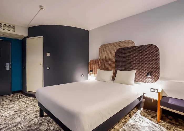 Centre Rive Gauche Hotel 3*